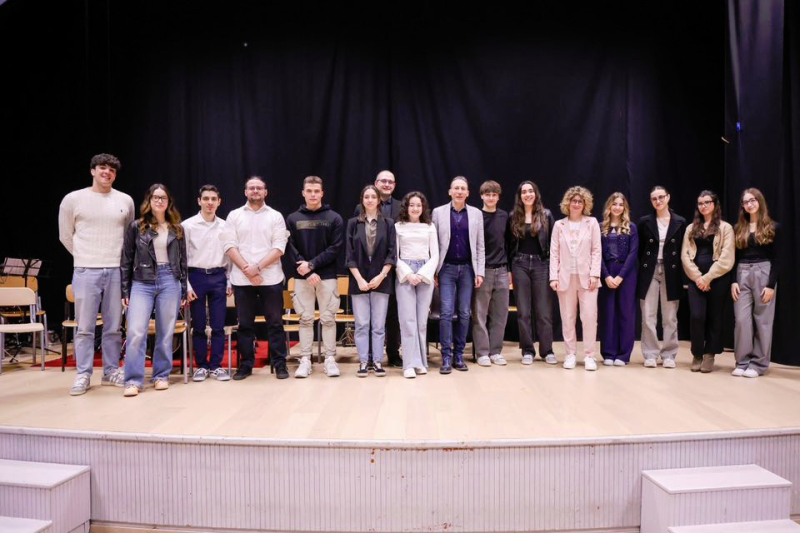 Busto Garolfo, Politica, Scuola