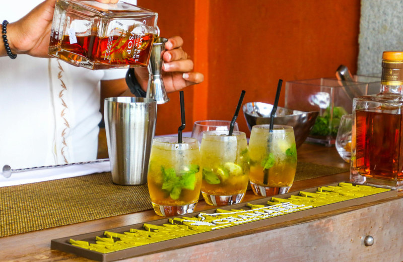Generica - Preparazione cocktail