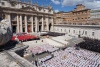 Roma - Religiosi e autorità per il saluto a Papa Francesco