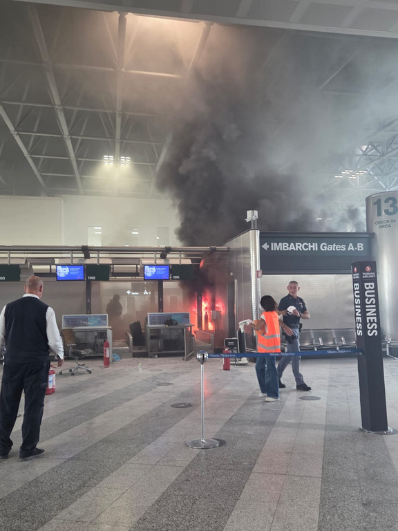 Malpensa - Uomo accende un fuoco al Terminal 1, agosto 2025