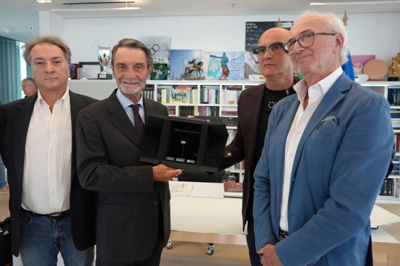 Sport - Il presidente Attilio Fontana con L'Anello della Regina