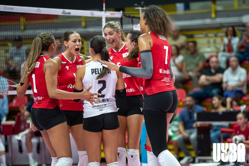 Sport - UYBA si allena con Novara