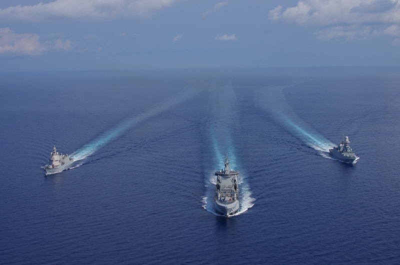 Attualità - Fregata militare in mare Attualità - Fregata militare in mare