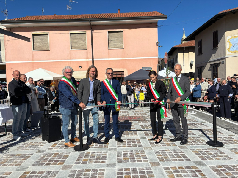 Robecchetto - Inaugurata la nuova piazza di Malvaglio