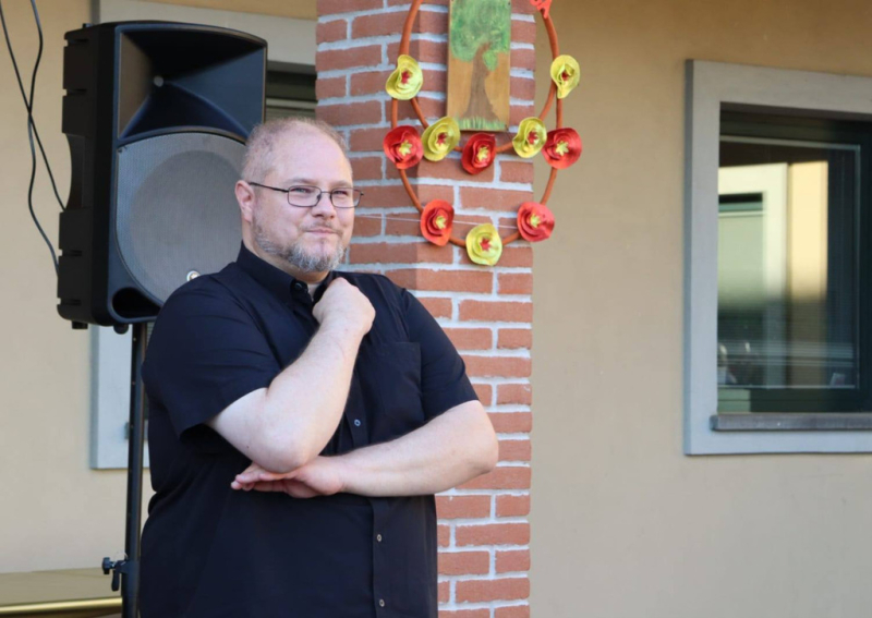 Bernate Ticino - Don William Maggioni a una festa