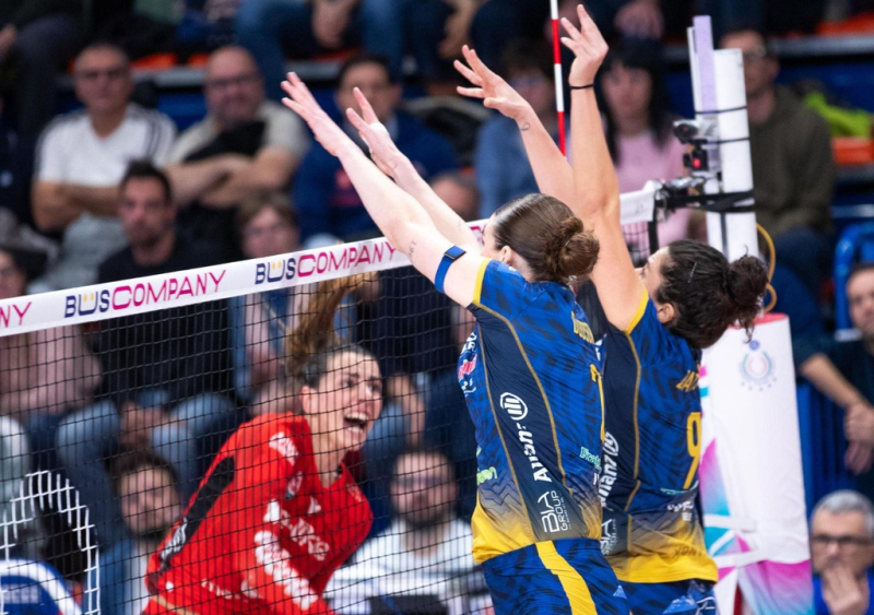 Sport - UYBA cade a Monviso