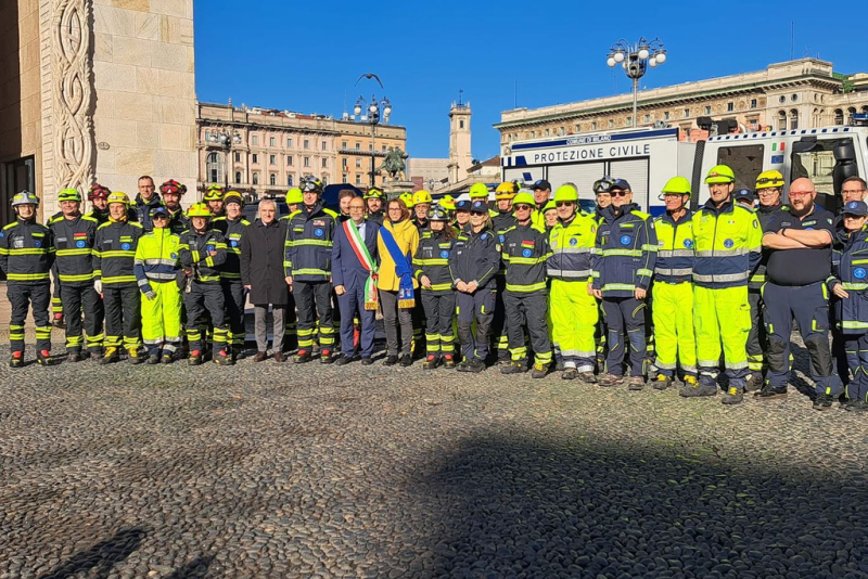 Territorio - Protezione Civile in piazza Duomo Territorio - Protezione Civile in piazza Duomo