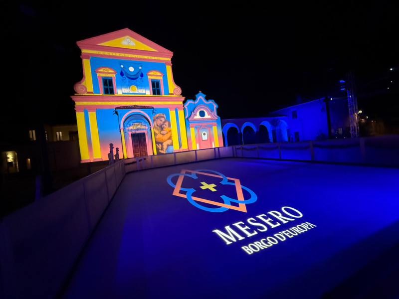 Mesero - La piazza illuminata per le feste