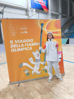 Cuggiono - Daniela Cucchetti con la Fiamma Olimpica