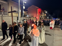 Sociale - Una Via Crucis di Zona con l'Arcivescovo Delpini