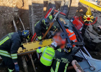 Nerviano - Incidente con la ruspa