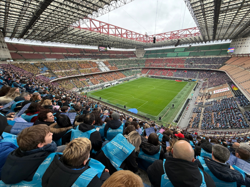 Milano - San Siro pieno per i cresimandi