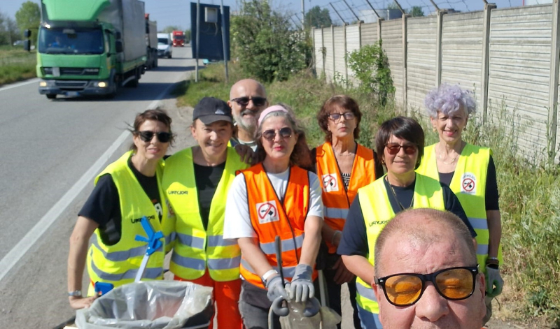 Arluno - Ecovolontari Milano Ovest in azione Arluno - Ecovolontari Milano Ovest in azione