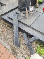 Buscate - Vandalismi al cimitero, aprile 2026