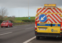 Generica - Autostrada e furgone 'rallentare'