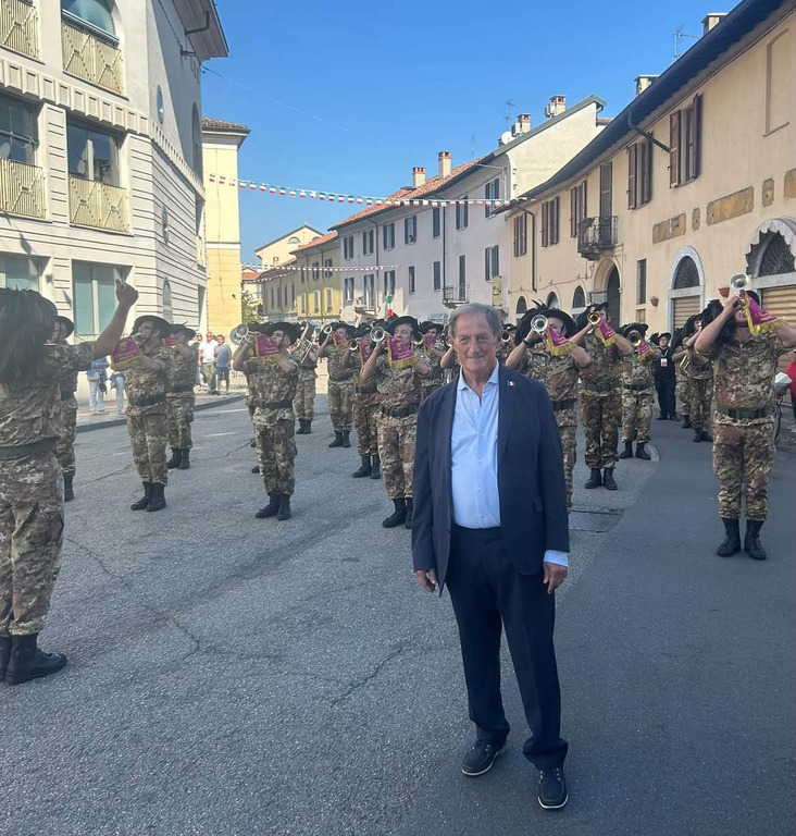 Abbiategrasso - Mario Mantovani con i Bersaglieri Abbiategrasso - Mario Mantovani con i Bersaglieri