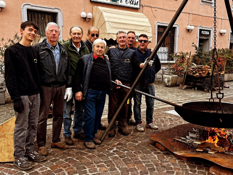 Inveruno - Amici del Fulo alla castagnata di Santa Teresa Inveruno - Amici del Fulo alla castagnata di Santa Teresa